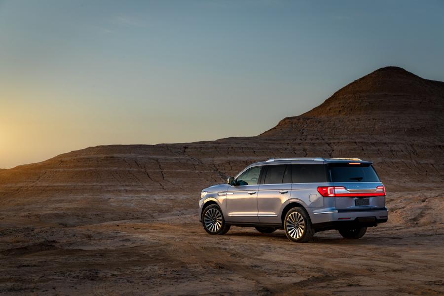  Lincoln Navigator Presidential 2017 года  (CN) (фото 5 из 40)